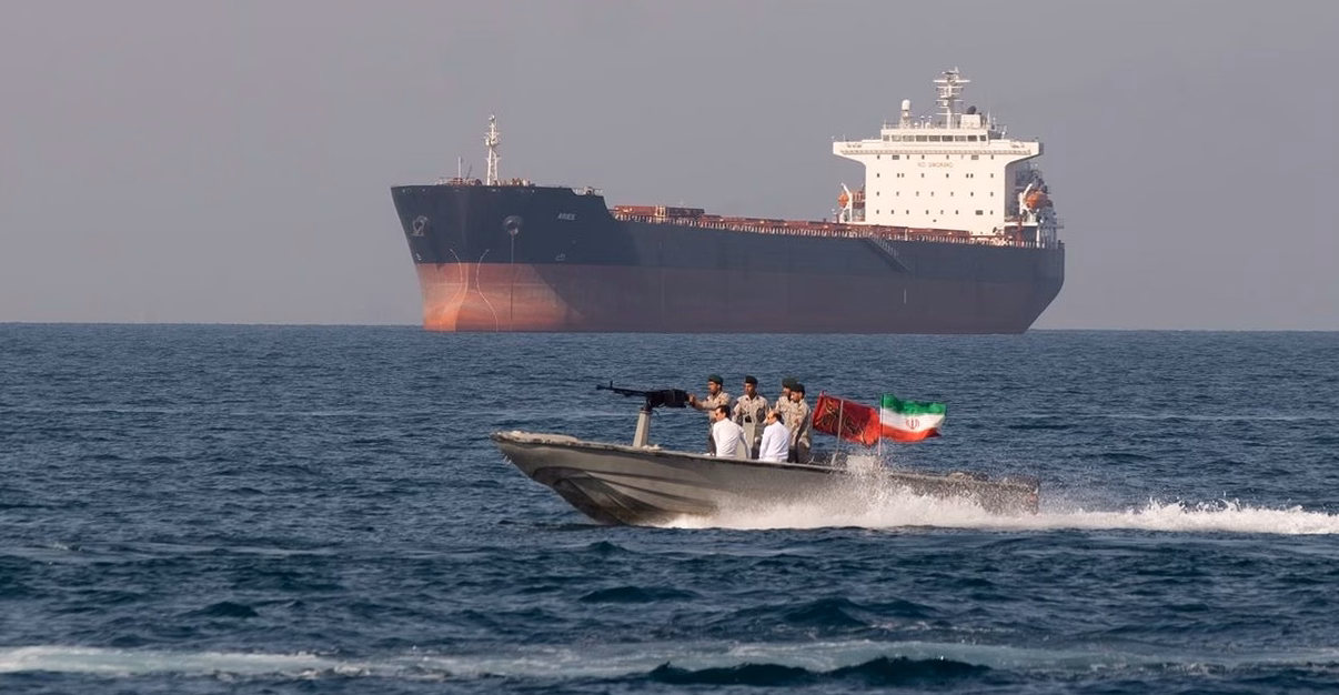 Les Émirats arabes unis coupent nets leurs échanges commerciaux et financiers avec l&rsquo;Iran
