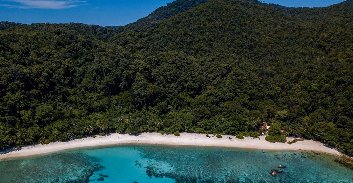 Bye-bye Seychelles et Bali : découvrez la plage à l&rsquo;eau la plus cristalline de la planète