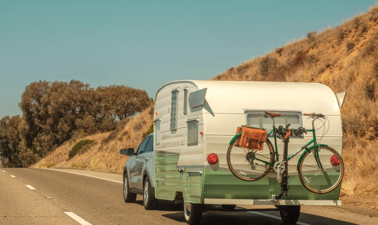 Pourquoi choisir un Suzuki Jimny avec tente de toit pour votre road trip